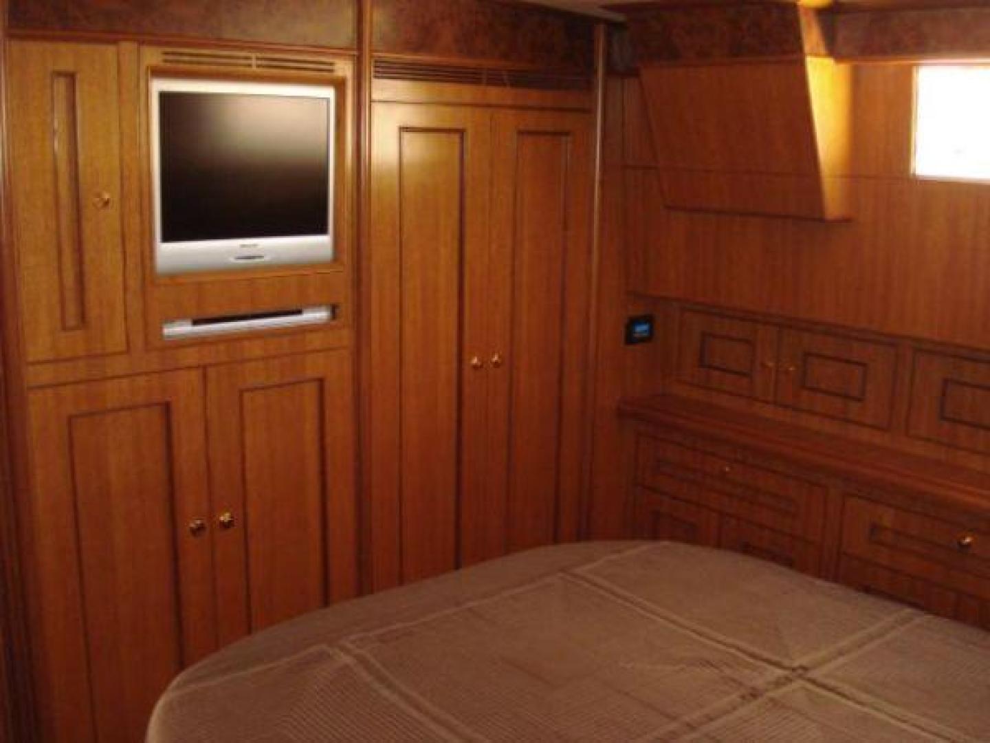 2005 Ocean Alexander Motor - Image 11