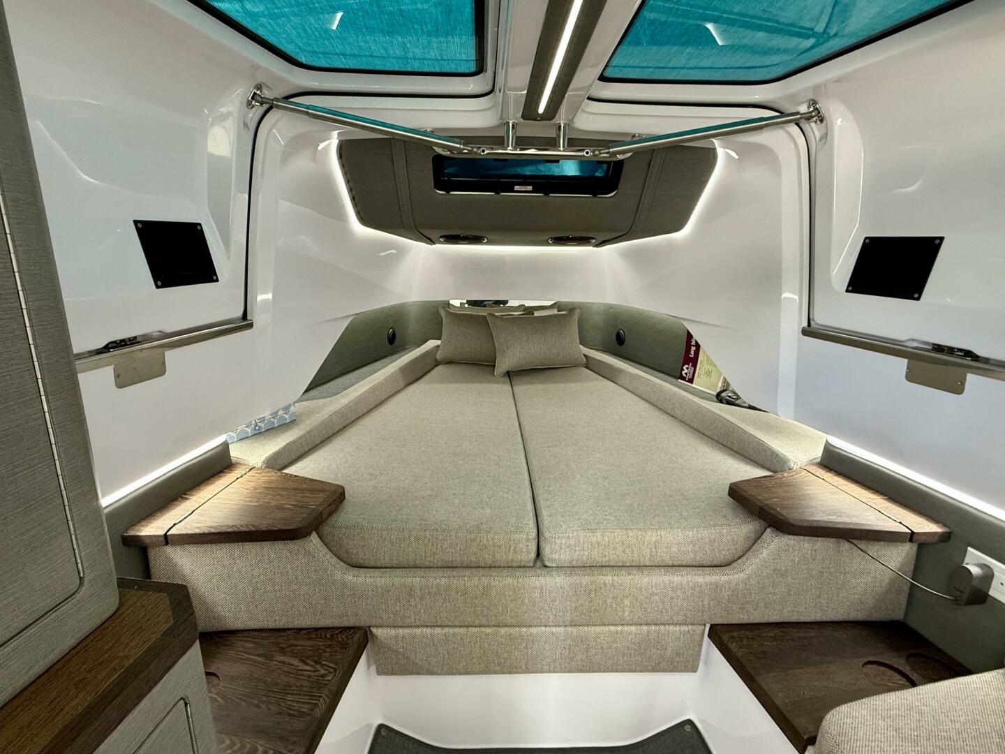 2023 Axopar 37 Cross Cabin - Image 34