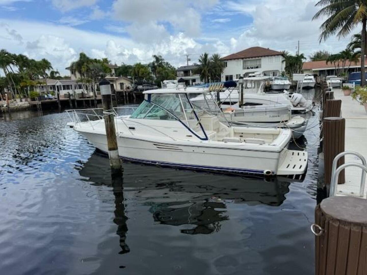 2002 Pursuit 3000 Express - Image 1