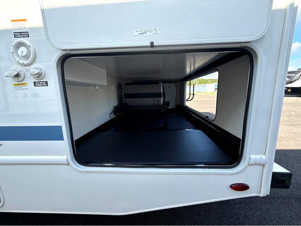 2027 THOR MOTOR COACH MAGNITUDE GA28 - Image 7