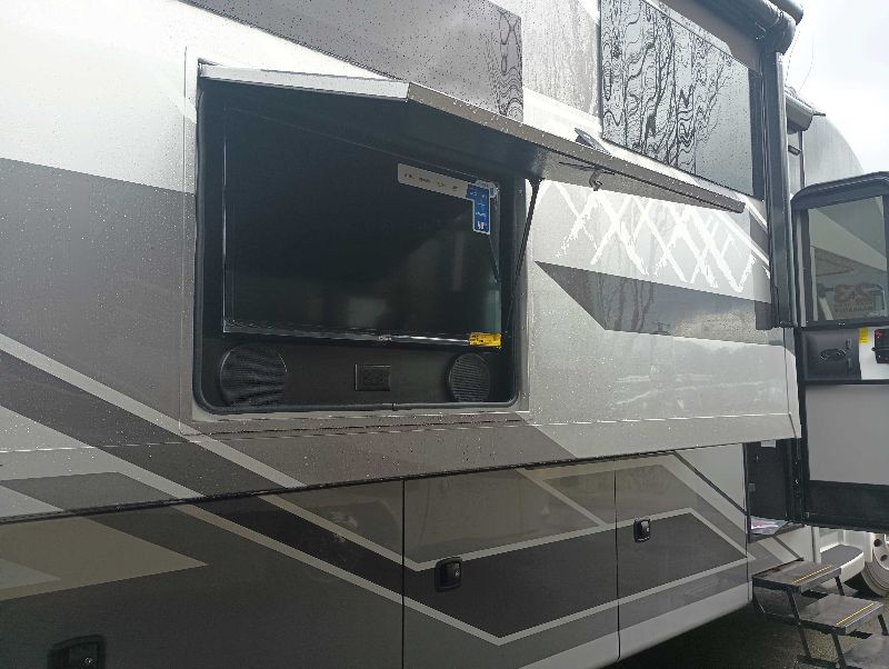2026 Entegra Coach Accolade 37M - Image 4