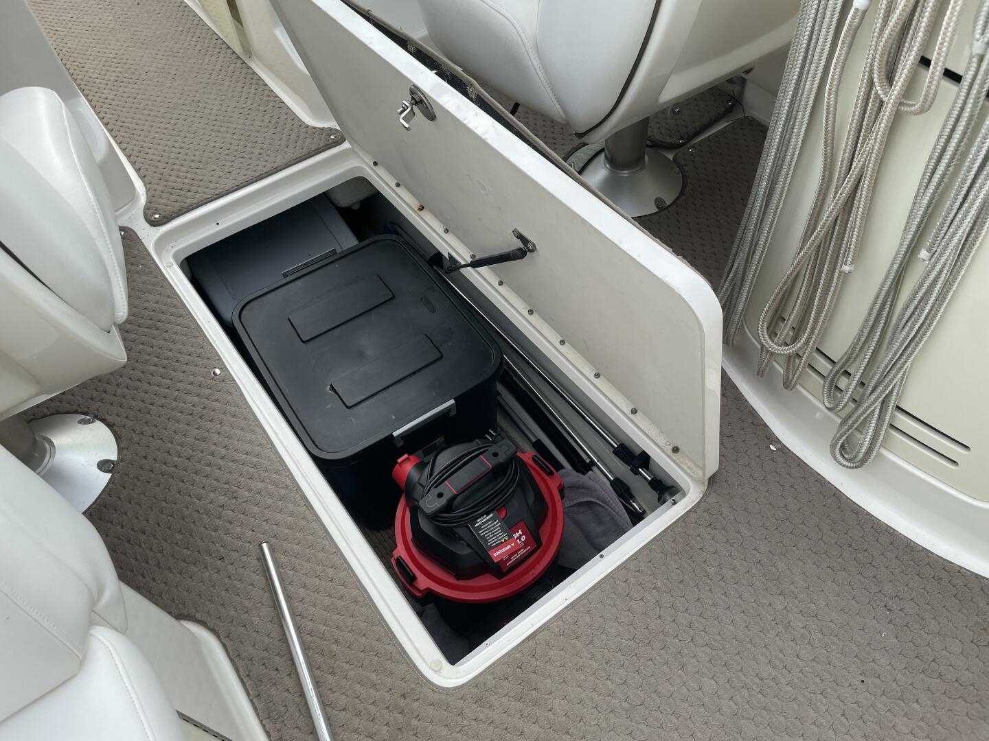 2008 Sea Ray 270 SLX - Image 31