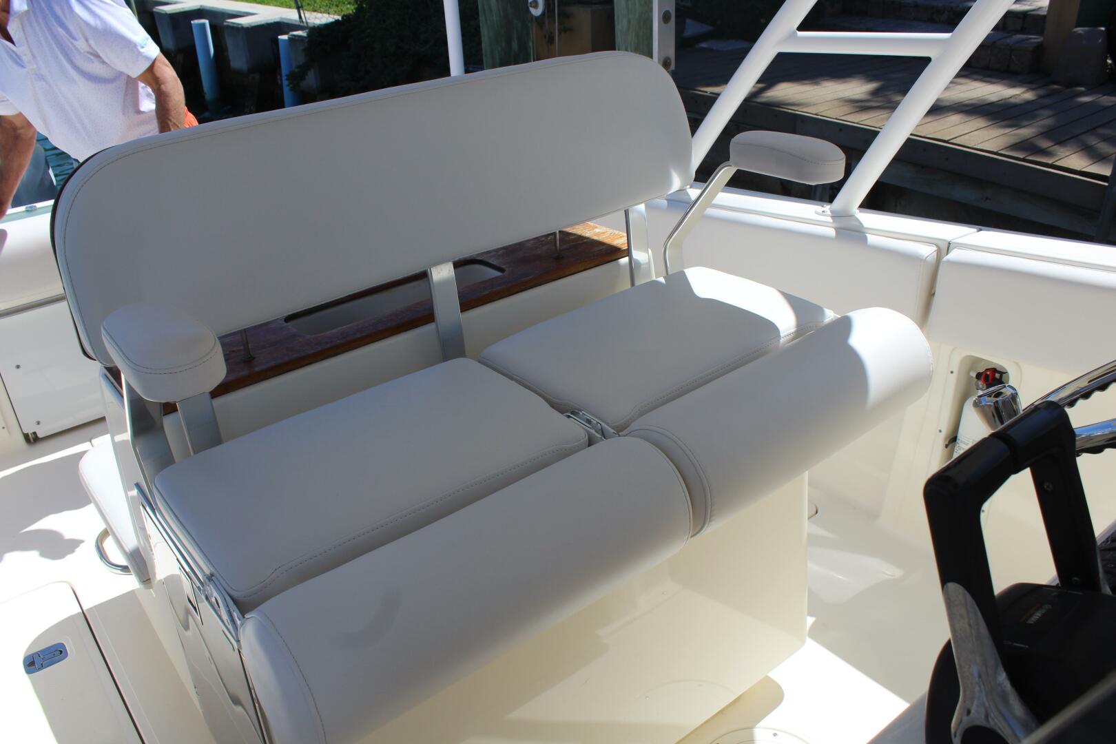 2008 Pursuit 3100 Sport - Image 24