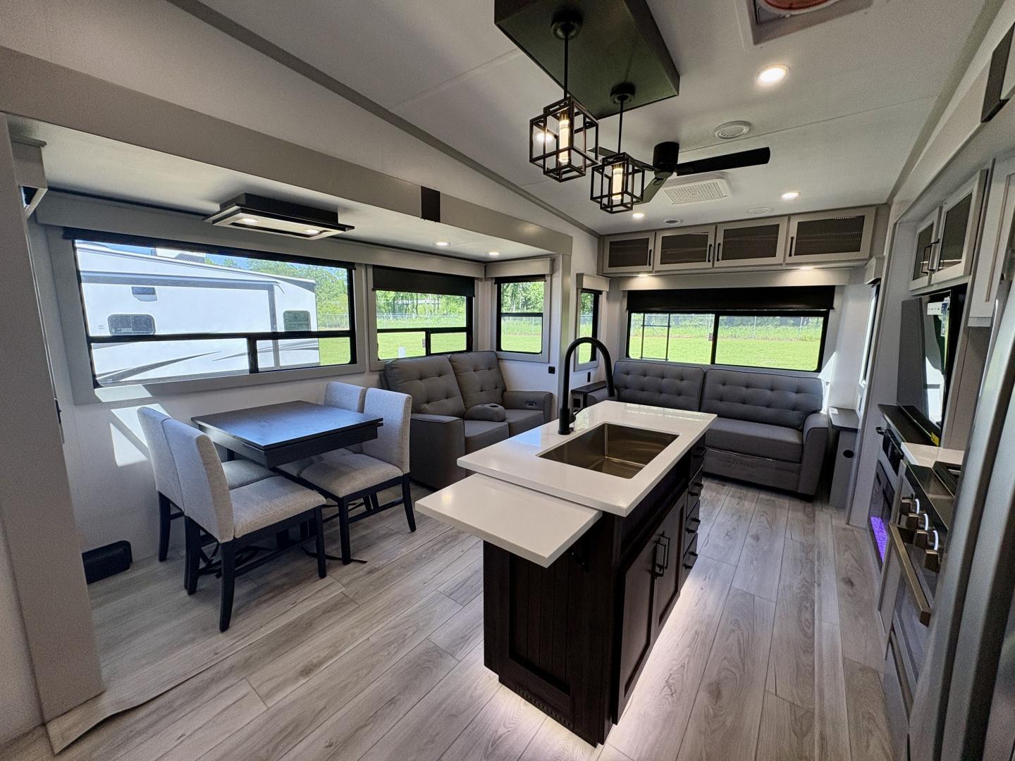 2025 Keystone Montana High Country 295RL - Image 12