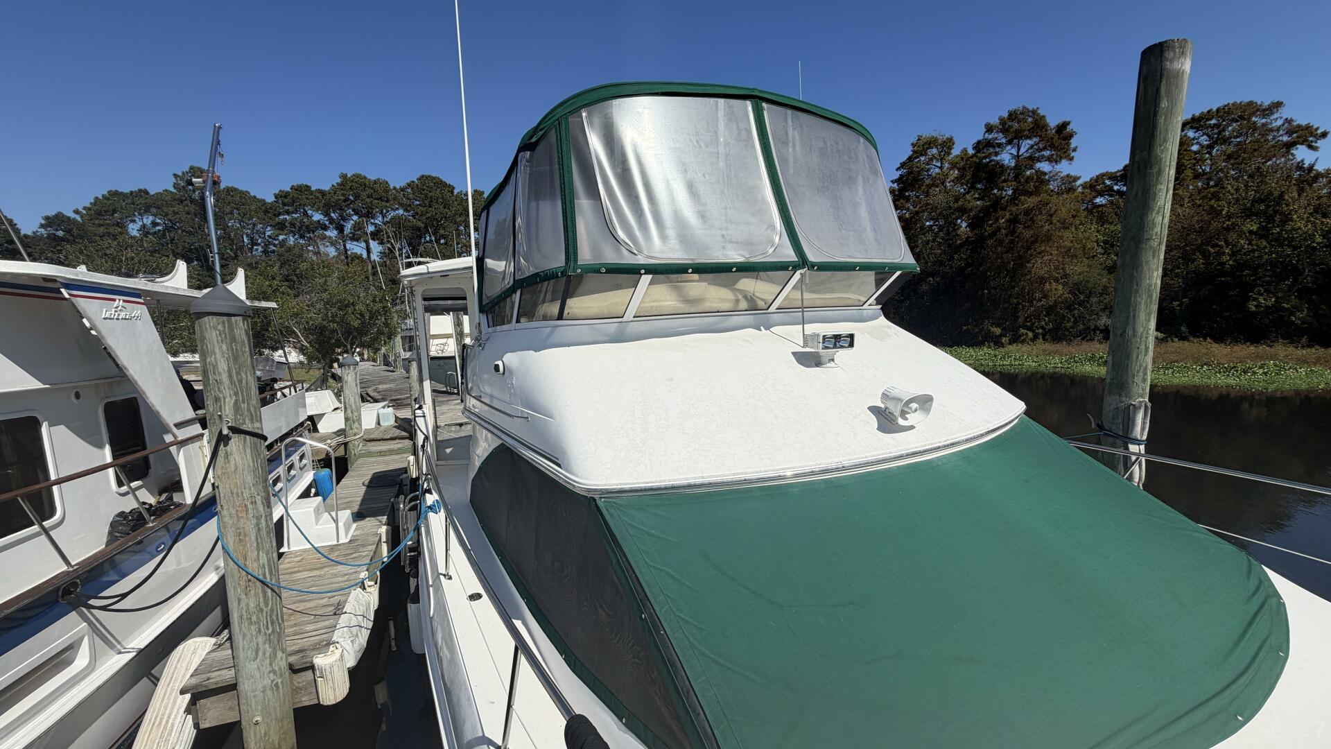 2000 Sea Ray 380 Aft Cabin - Image 2