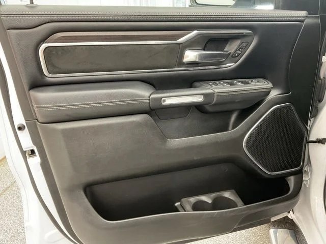 2025 Ram 1500 Laramie 4x4 Crew Cab 5'7" Box - Image 12