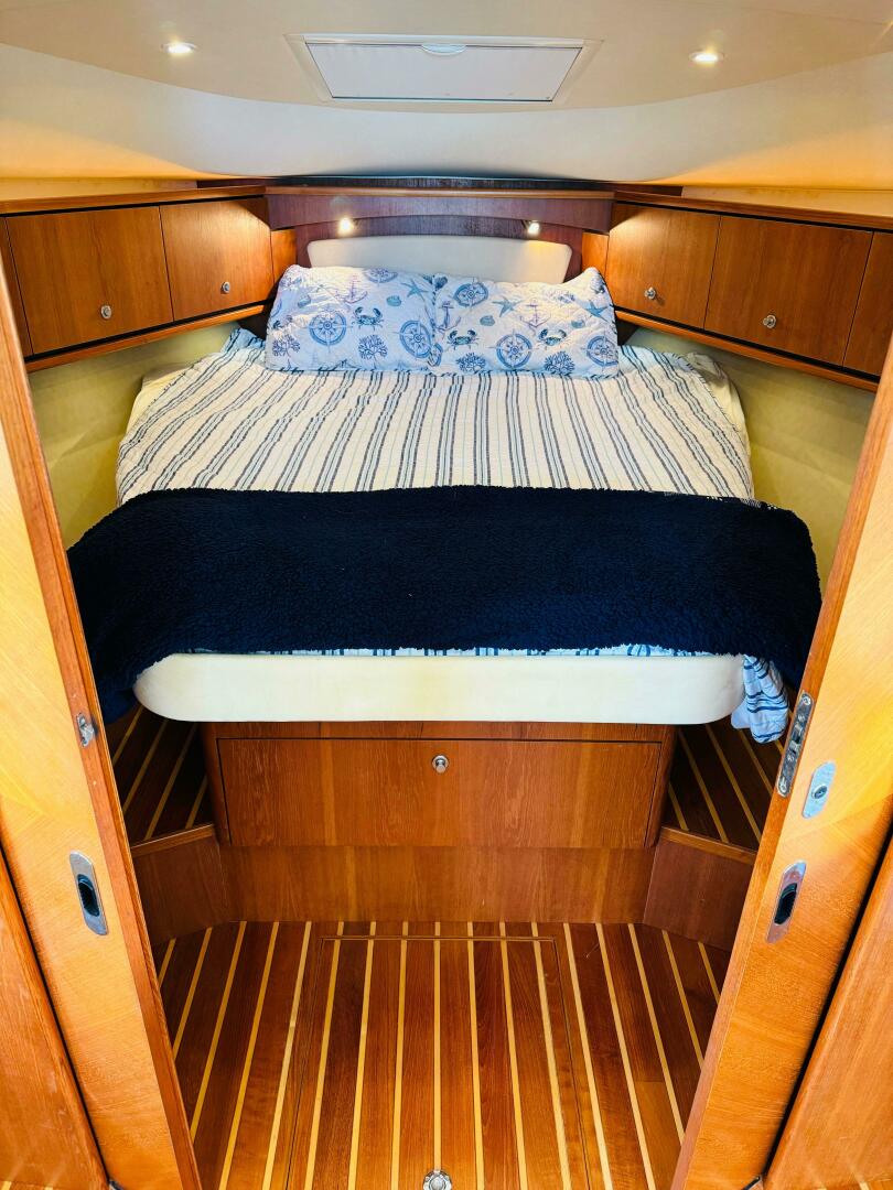 2007 Tiara Yachts 3900 Sovran - Image 15