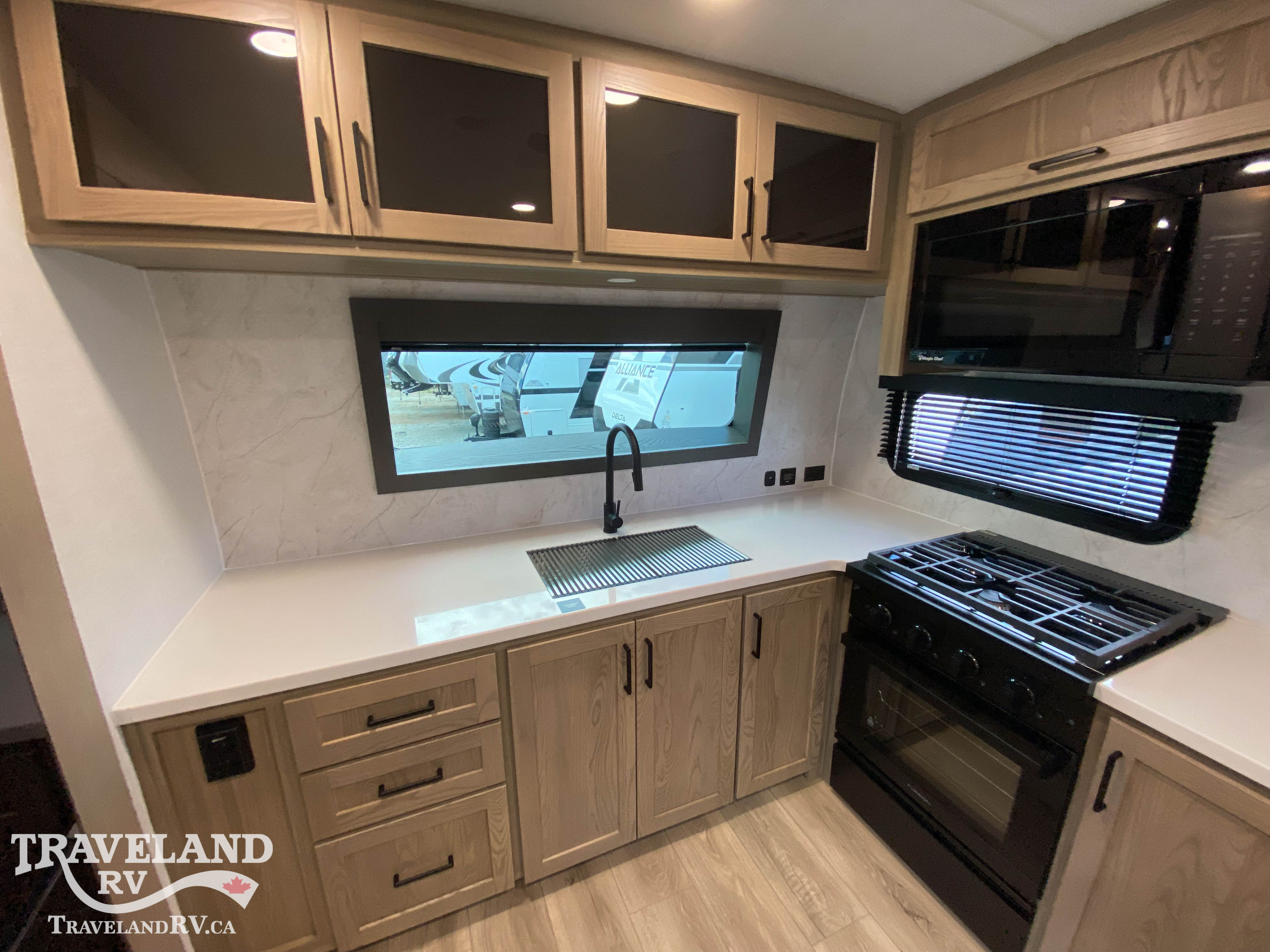 2026 Forest River Rockwood Signature Ultra Lite 8263MBR - Image 9