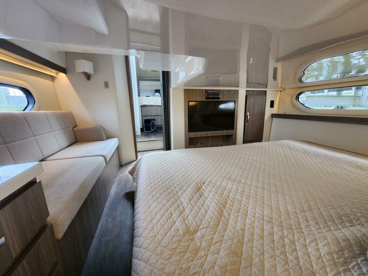 2020 Regal 38XO - Image 12
