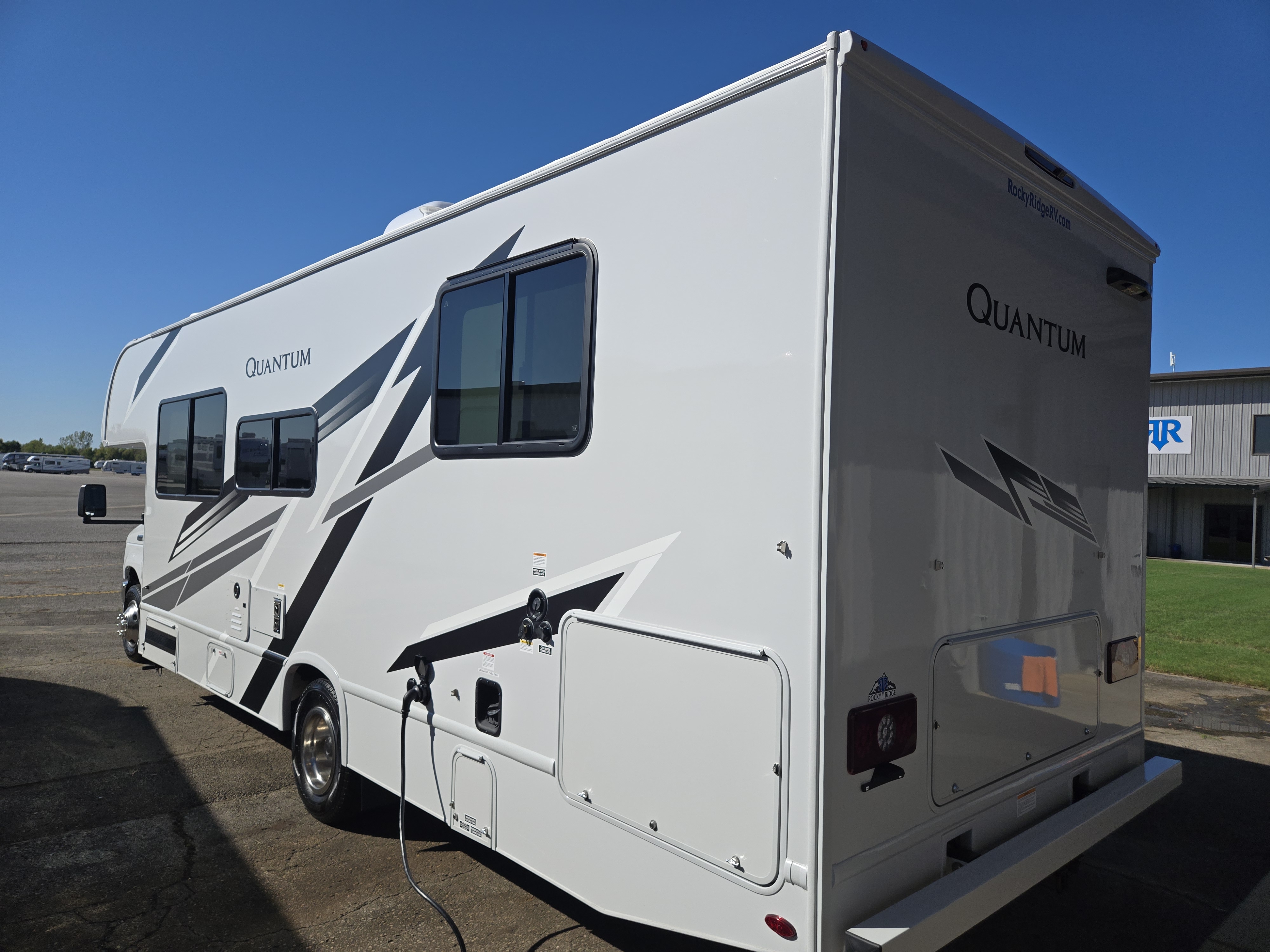 2026 Thor Motor Coach Quantum LZ28 - Image 5