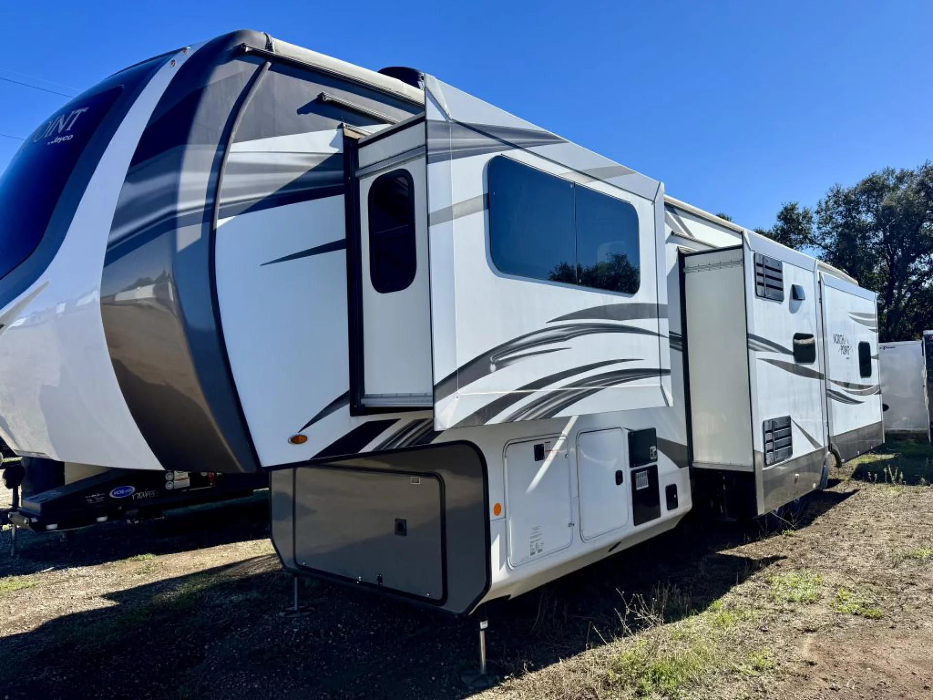 2020 JAYCO NORTH POINT 381FLWS - Image 4