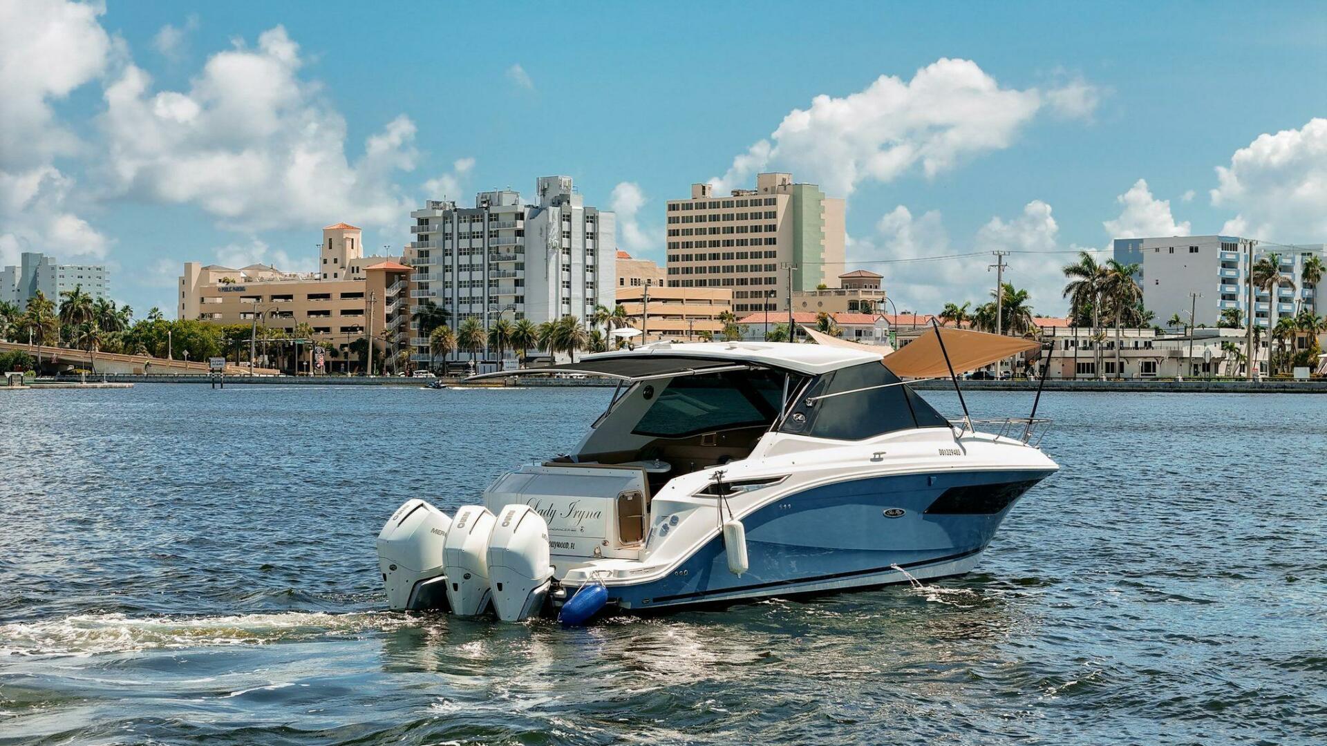 2022 Sea Ray 320 Sundancer OB - Image 6