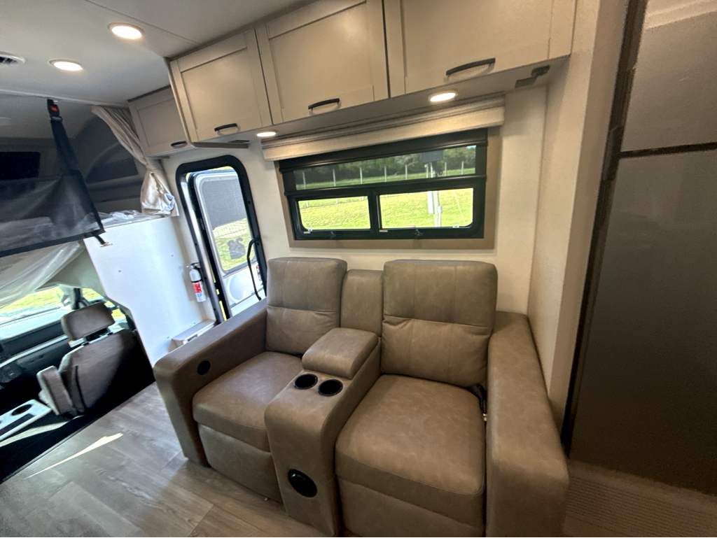 2027 ENTEGRA COACH ESTEEM XL 32U - Image 19
