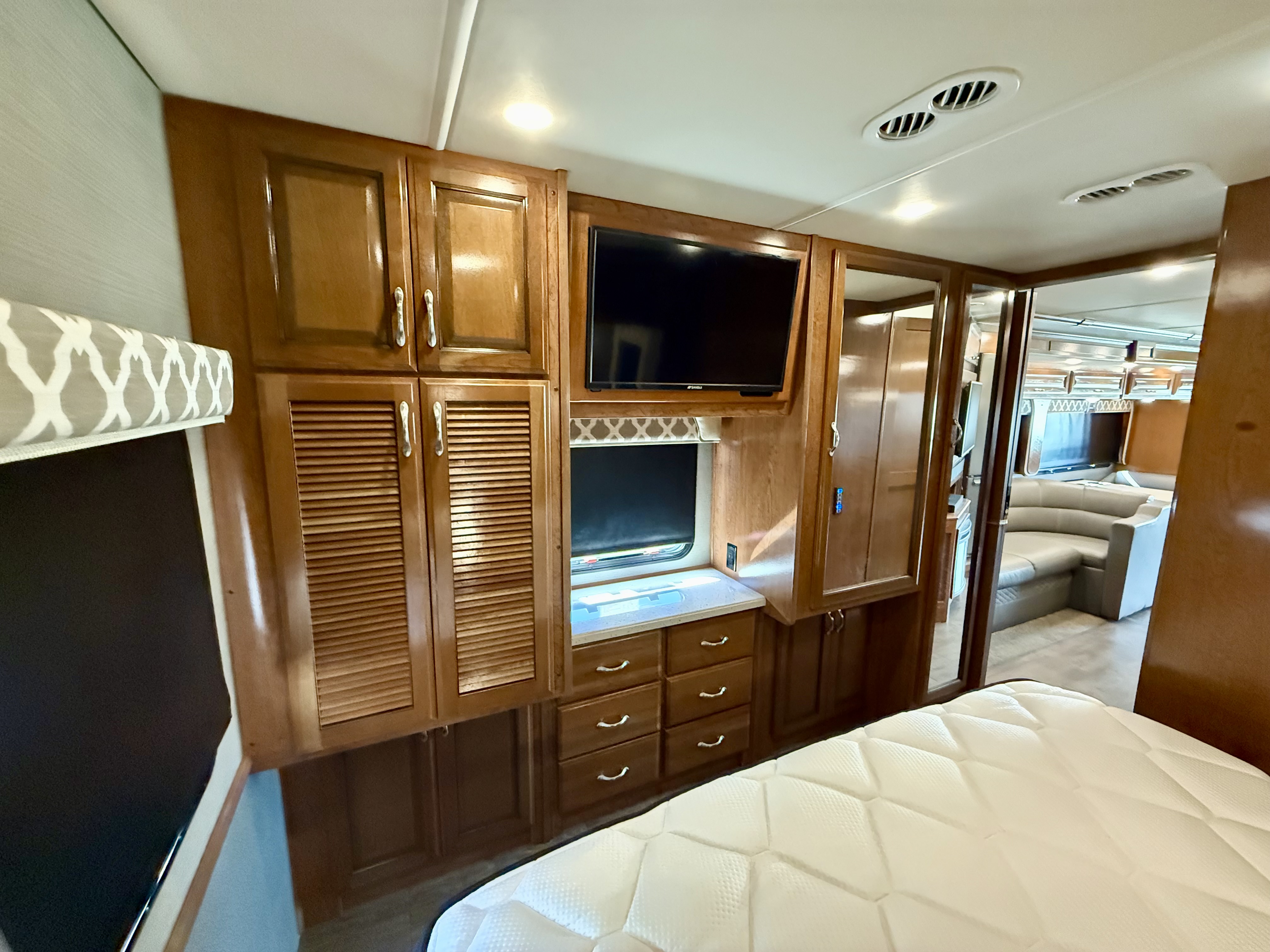 2018 Southwind 34C FULL BODY PAINT - Image 23
