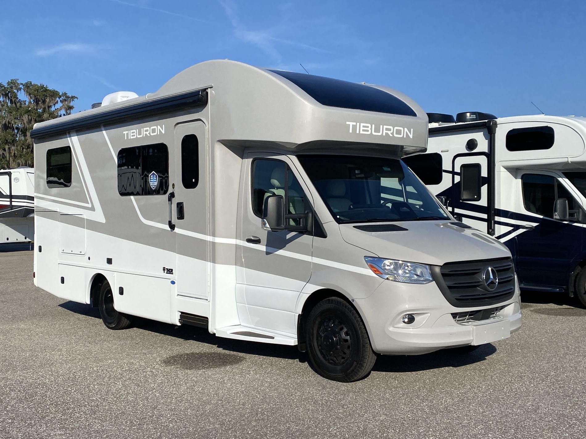 2026 Thor Motor Coach Tiburon