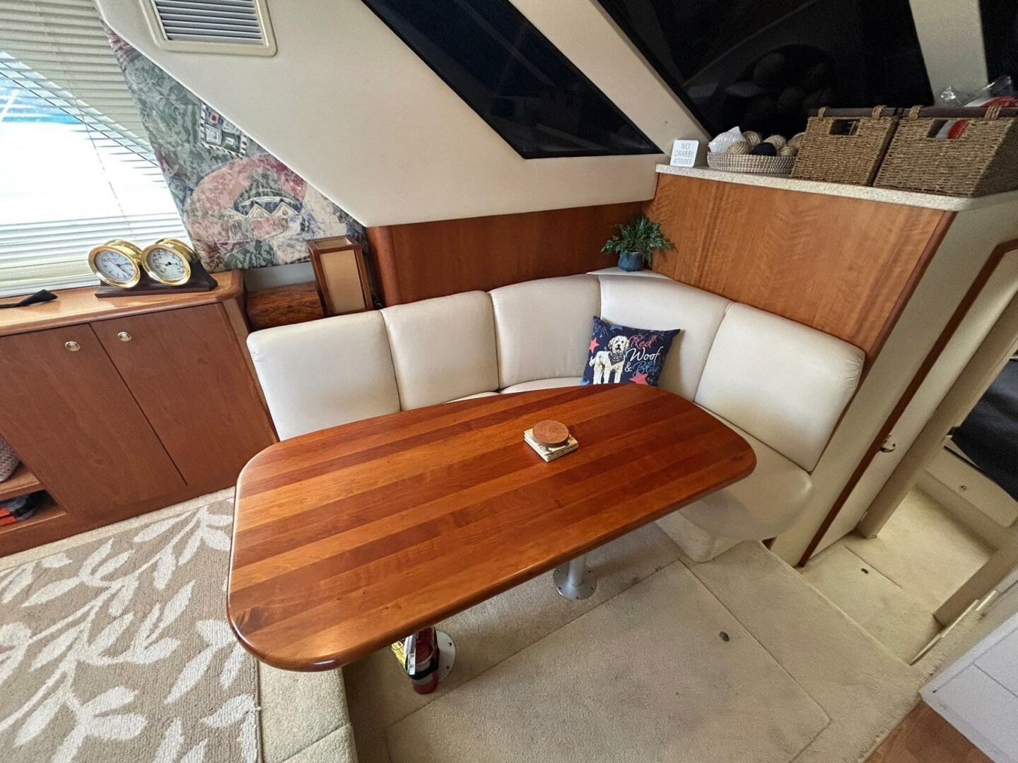 2000 Silverton 352 Motor Yacht - Image 25