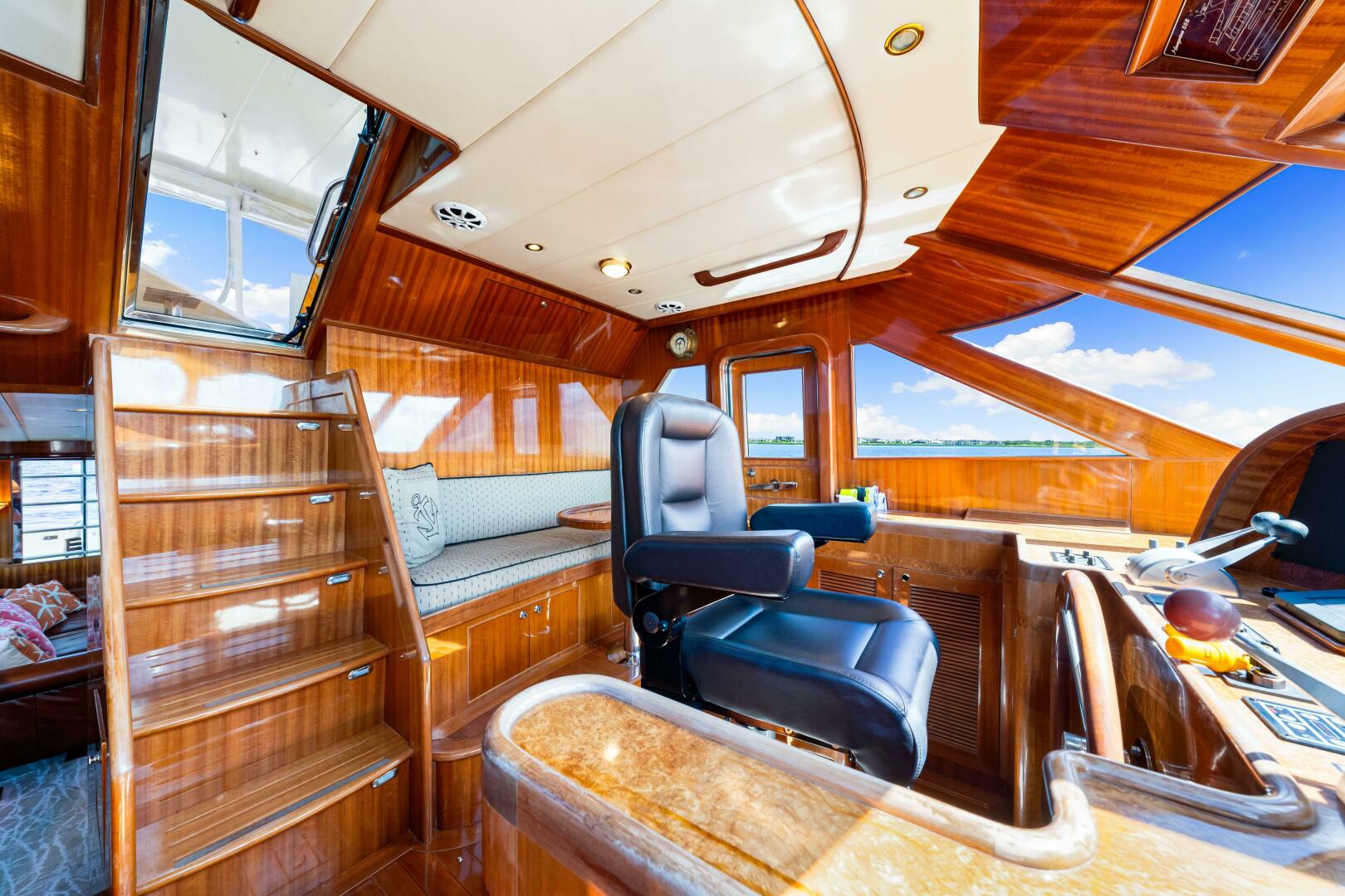 2007 Hampton 558 Pilothouse - Image 15