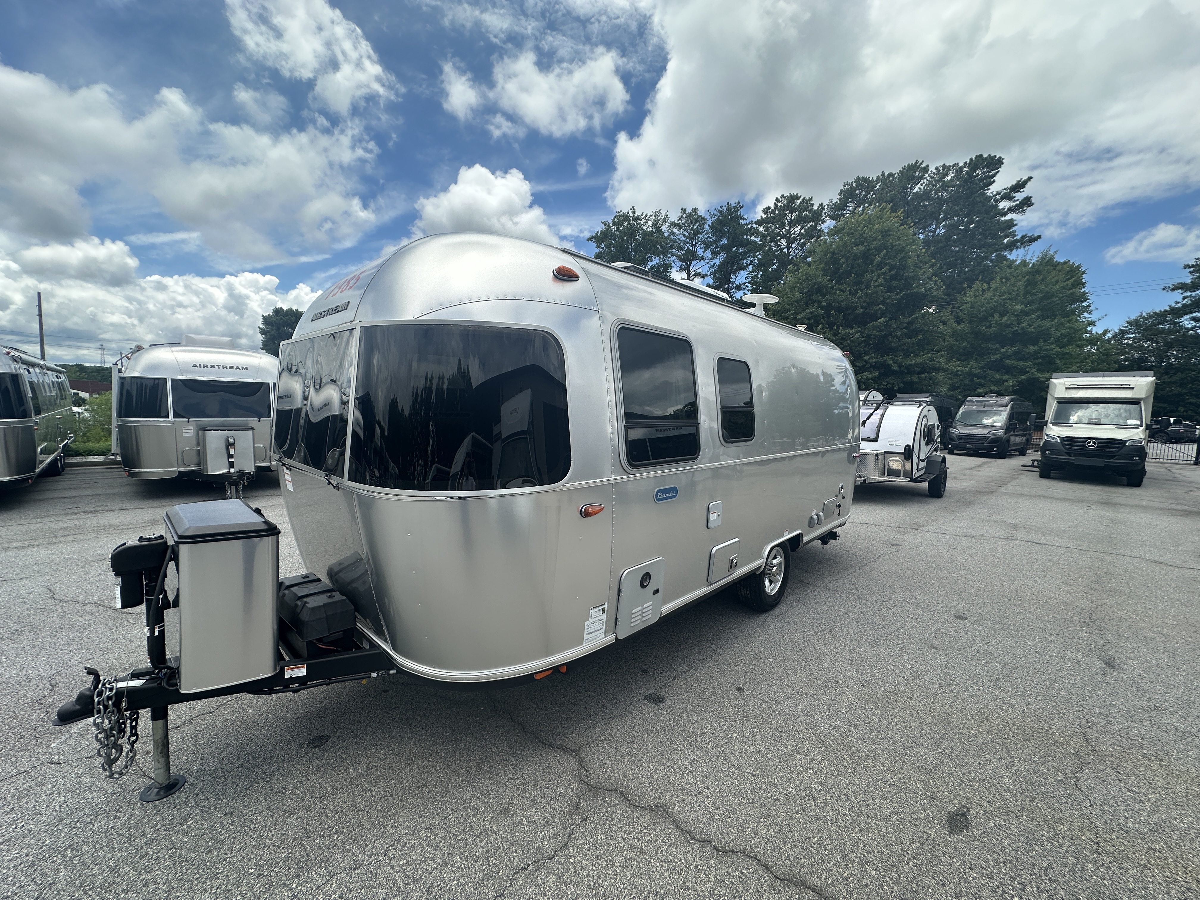 2024 Airstream Bambi 22FB - Image 6