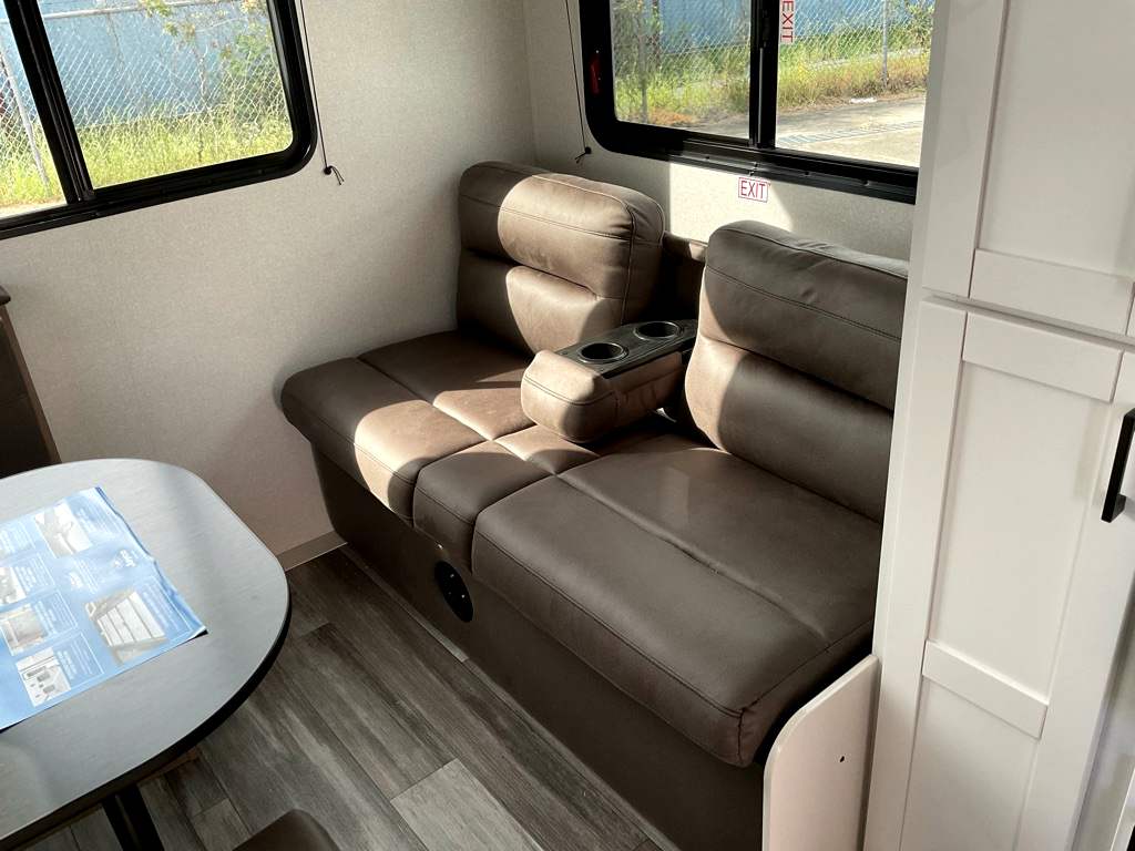 2026 JAYCO Jay Flight SLX 210QB - Image 11