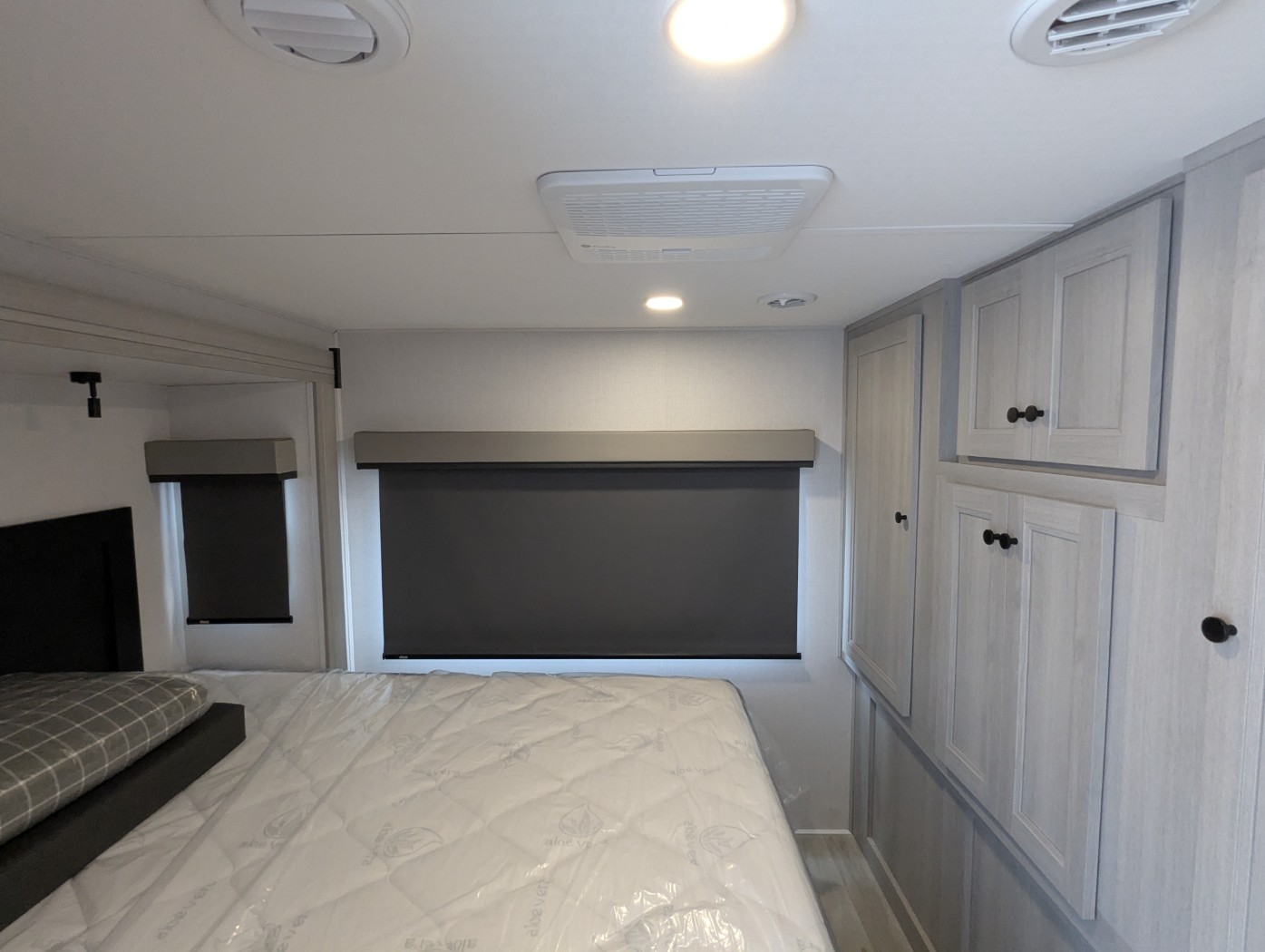 2027 Forest River Solera 32DSK - Image 38