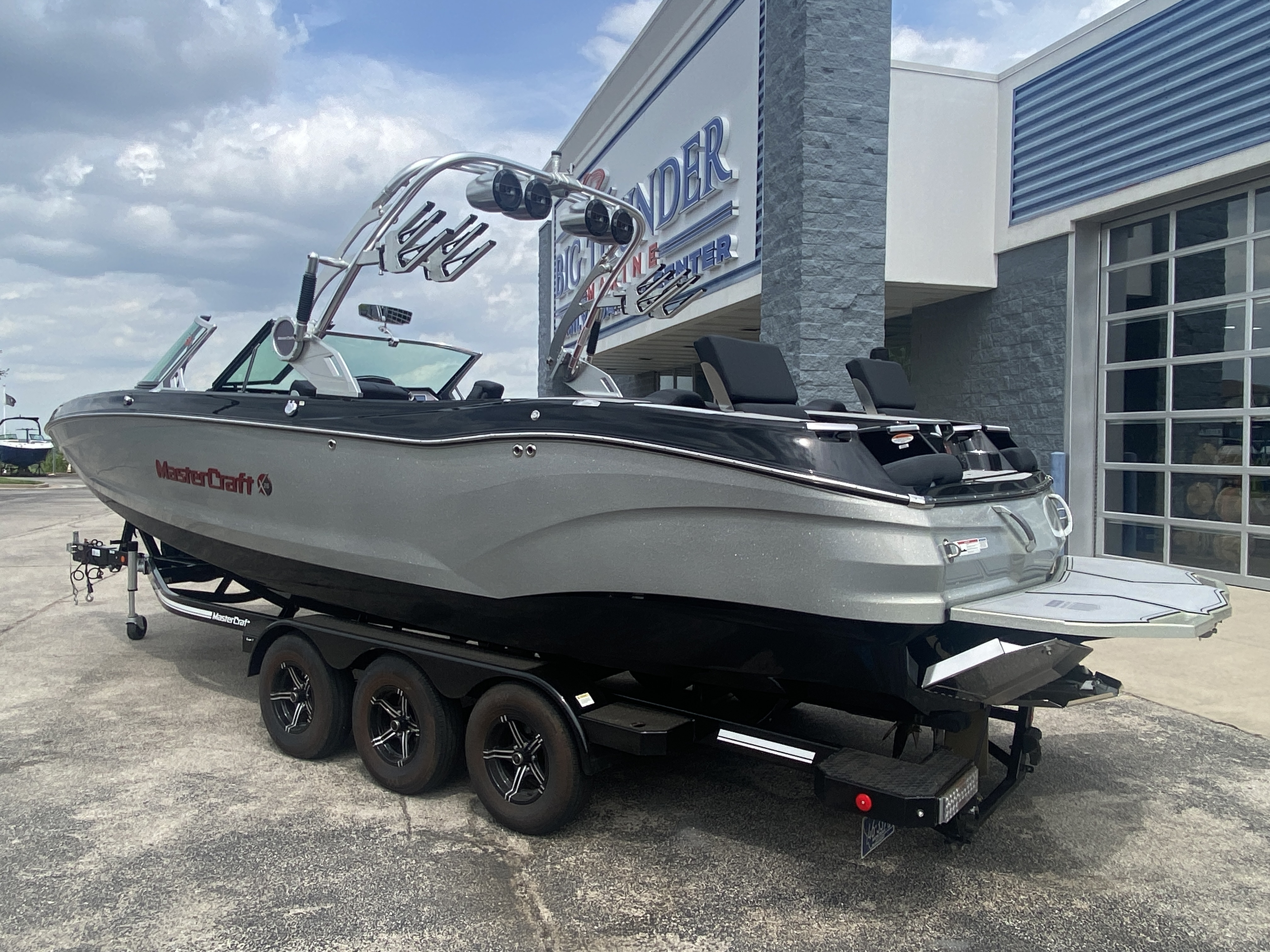 2021 MasterCraft X26 - Image 3