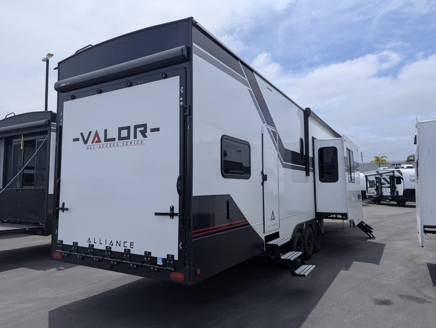 2026 Alliance RV Valor 40A14 - Image 4