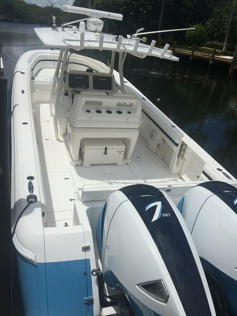 2015 Intrepid 375 Center Console - Image 11