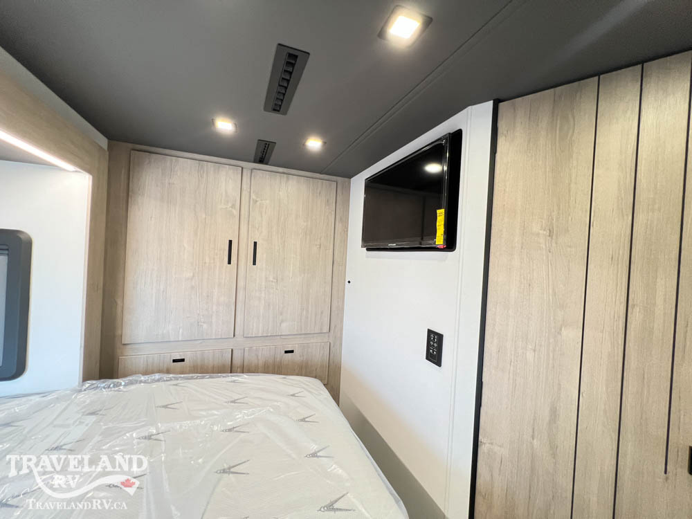 2027 Grand Design Lineage Series F 31ZW - Image 35