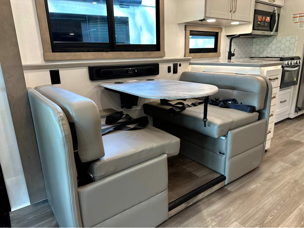 2027 ENTEGRA COACH VISION XL 36C - Image 12