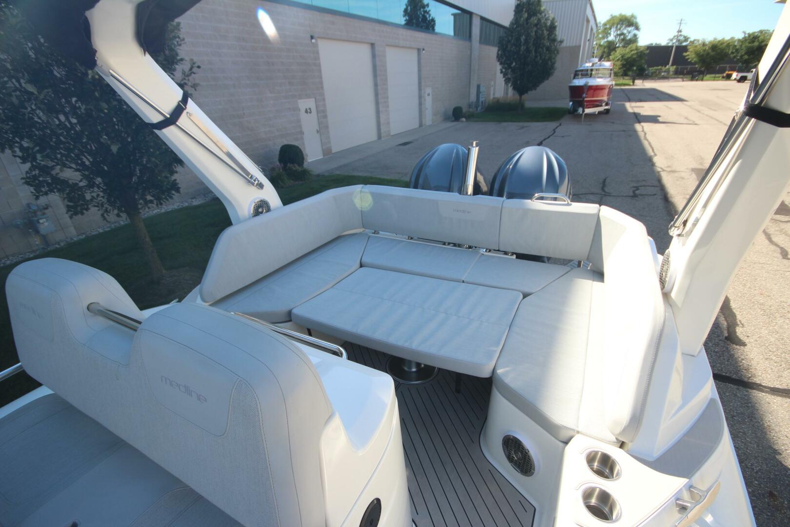 2024 Zodiac Medline 9 NEO - Image 21