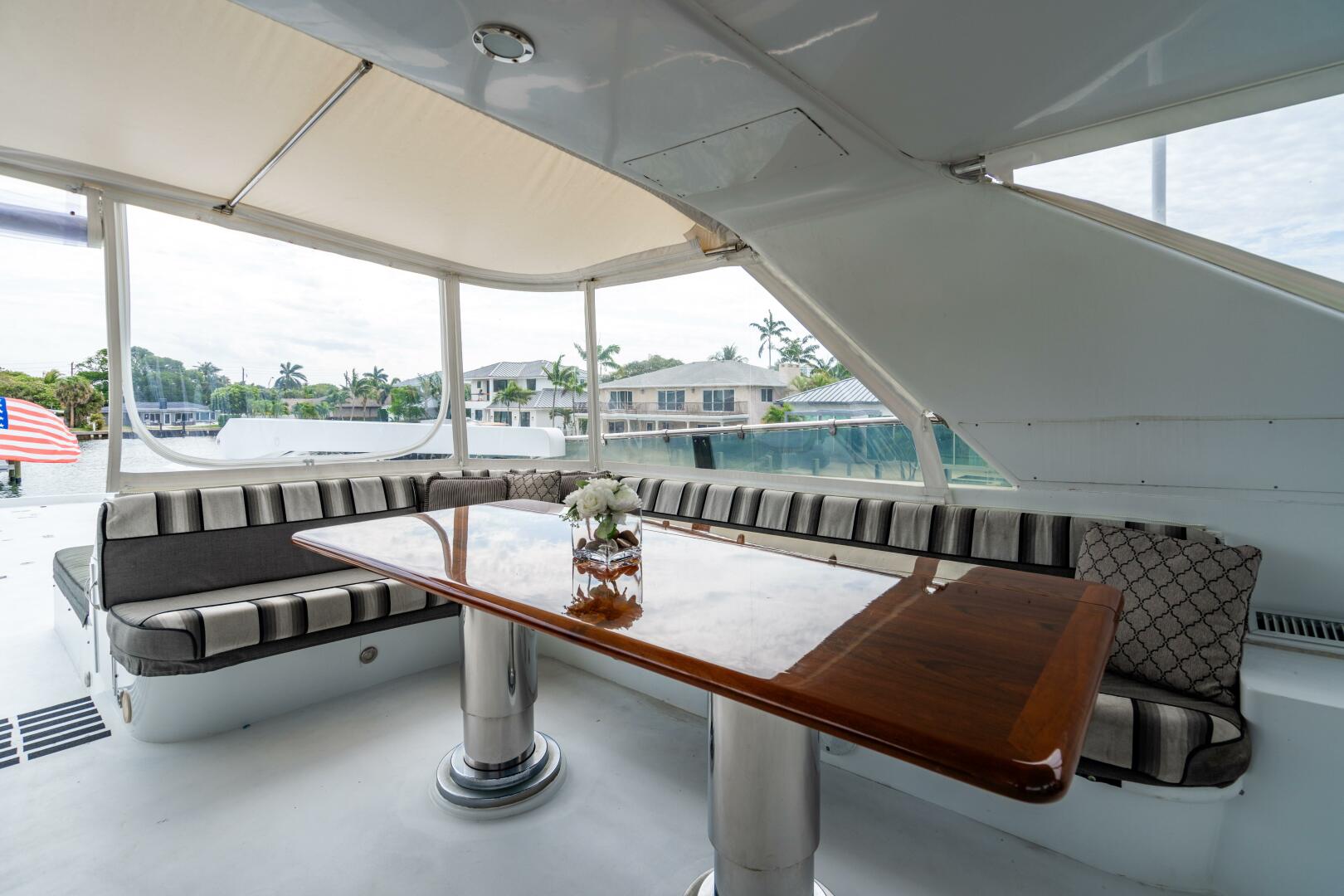 2001 Hatteras 100 Motor Yacht - Image 83