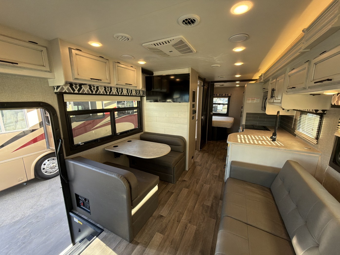 2021 Jayco Alante 29S - Image 10