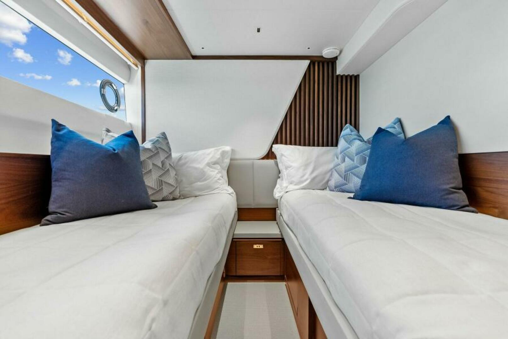 2024 Princess Y72 Motor Yacht - Image 38