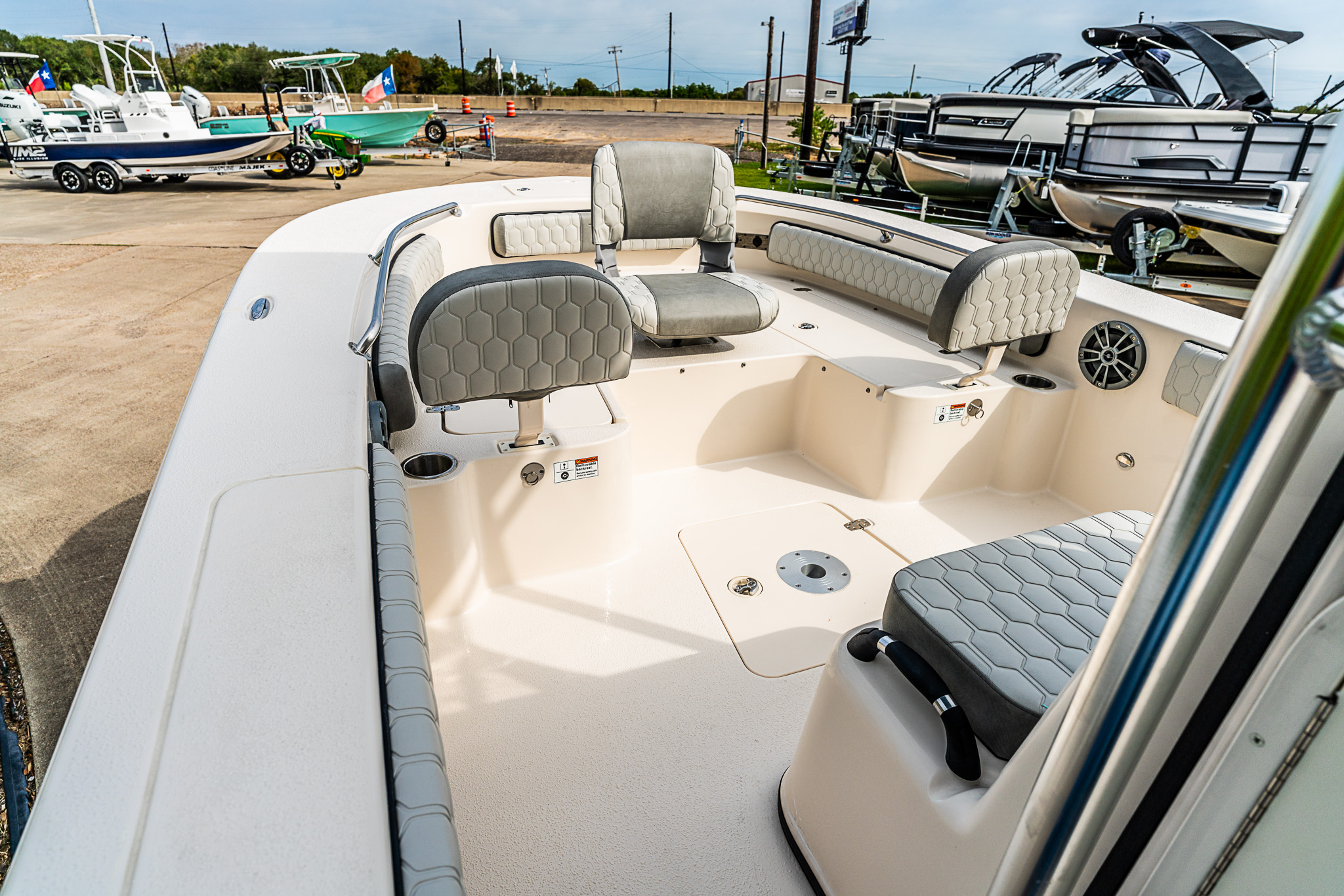 2026 Carolina Skiff 24 Ultra Elite - Image 9