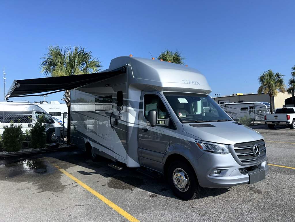 2026 TIFFIN WAYFARER 25 XRW - Image 1