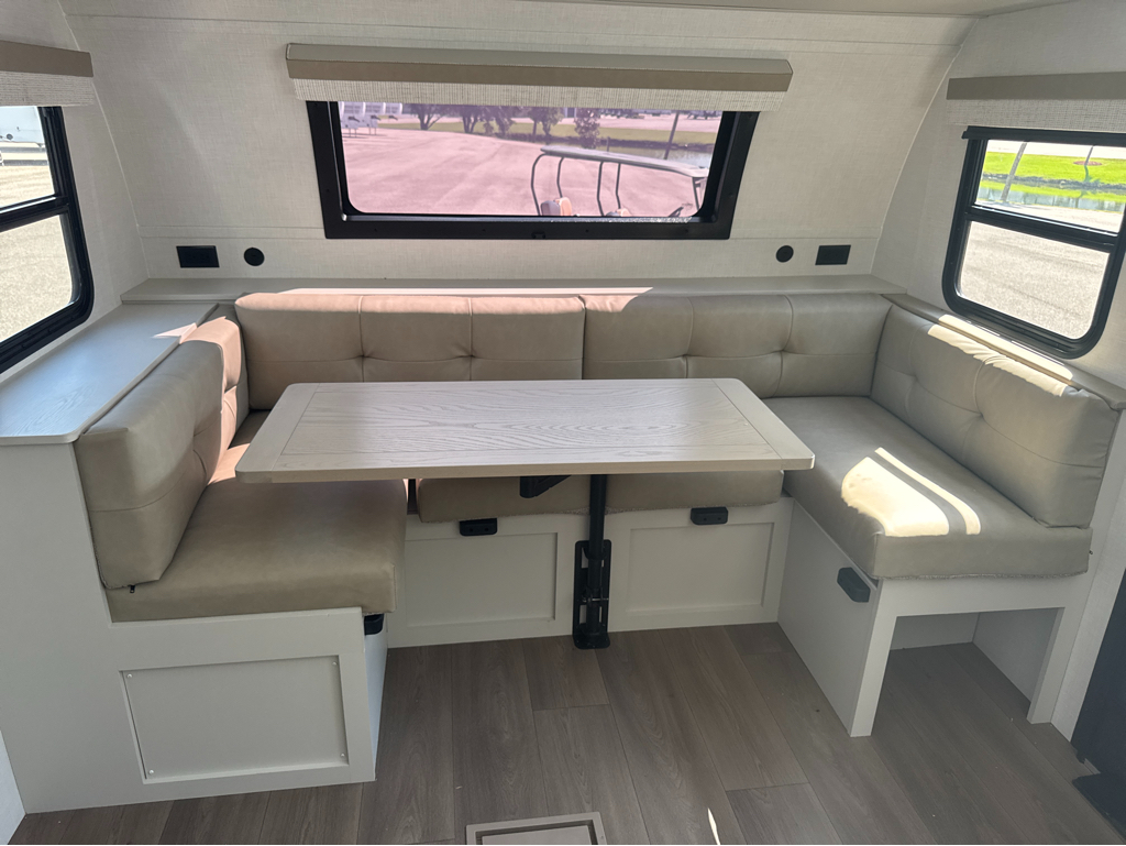 2027 VENTURE RV STRATUS 282VFD - Image 17