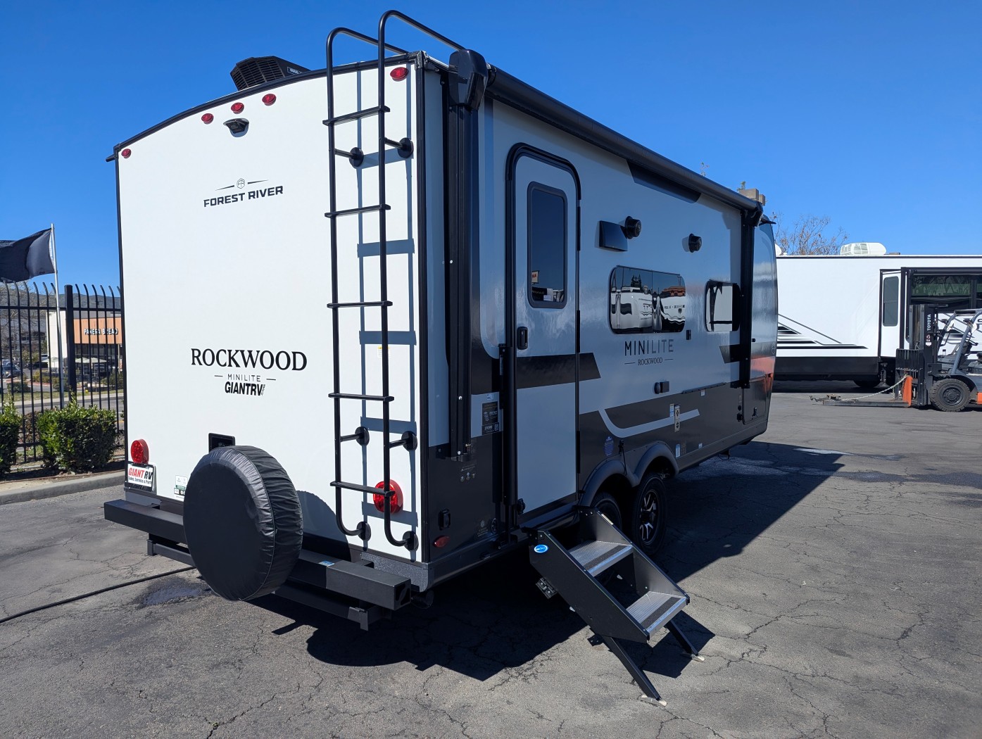 2026 Forest River Rockwood Mini Lite 2109S - Image 5