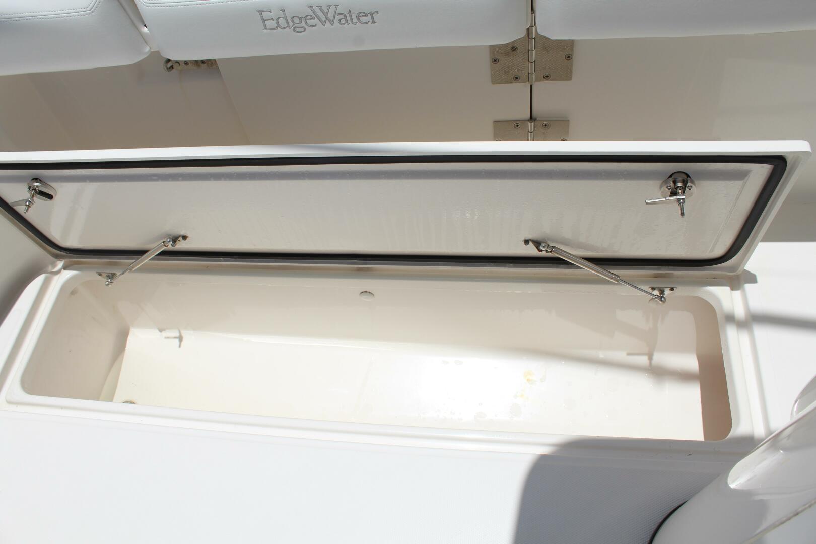 2016 Edgewater 370 - Image 18