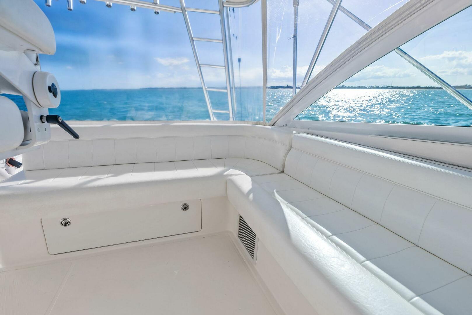 2006 Cabo 45 Express - Image 32
