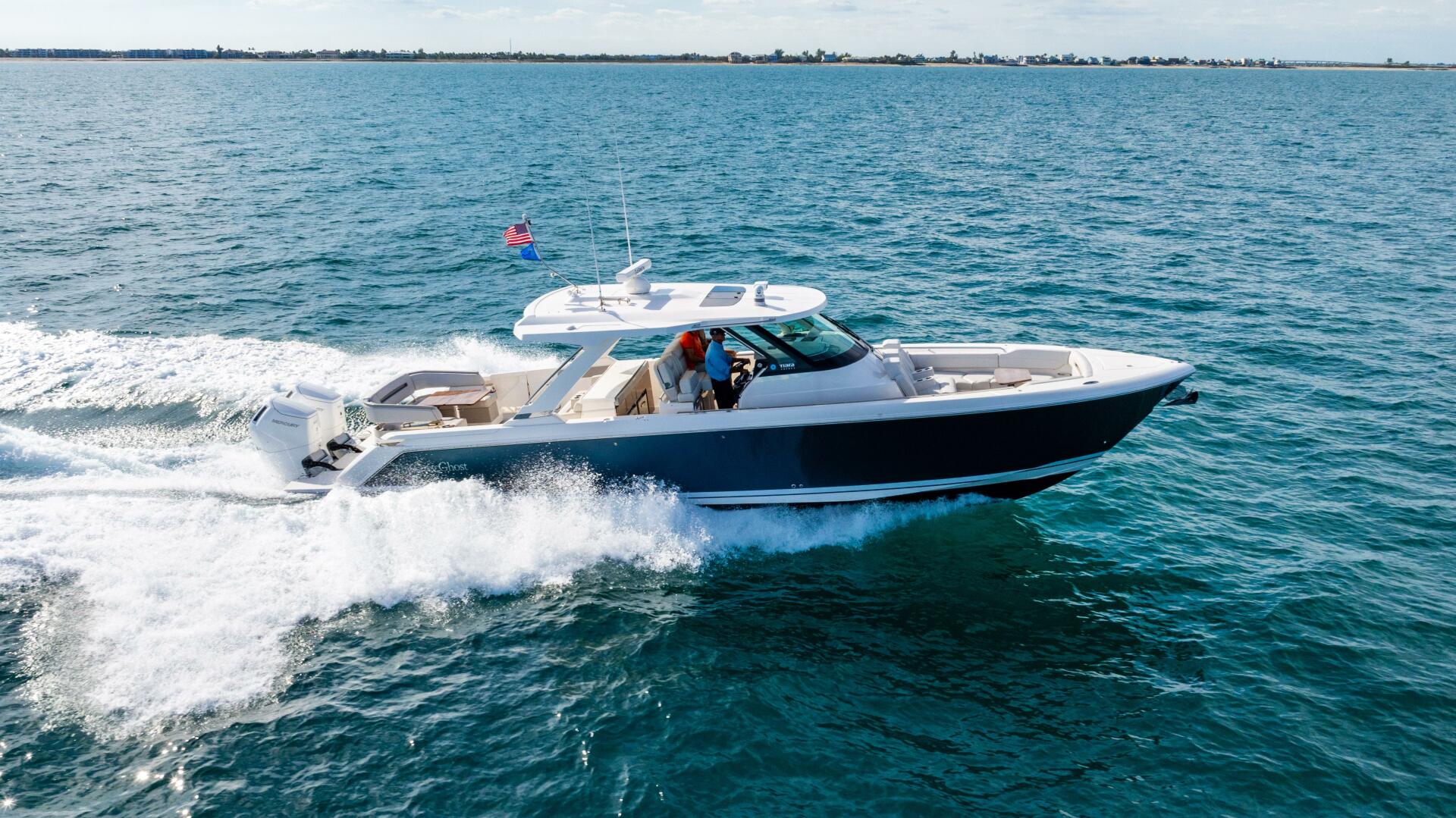 2022 Tiara Yachts 43 LS - Image 17