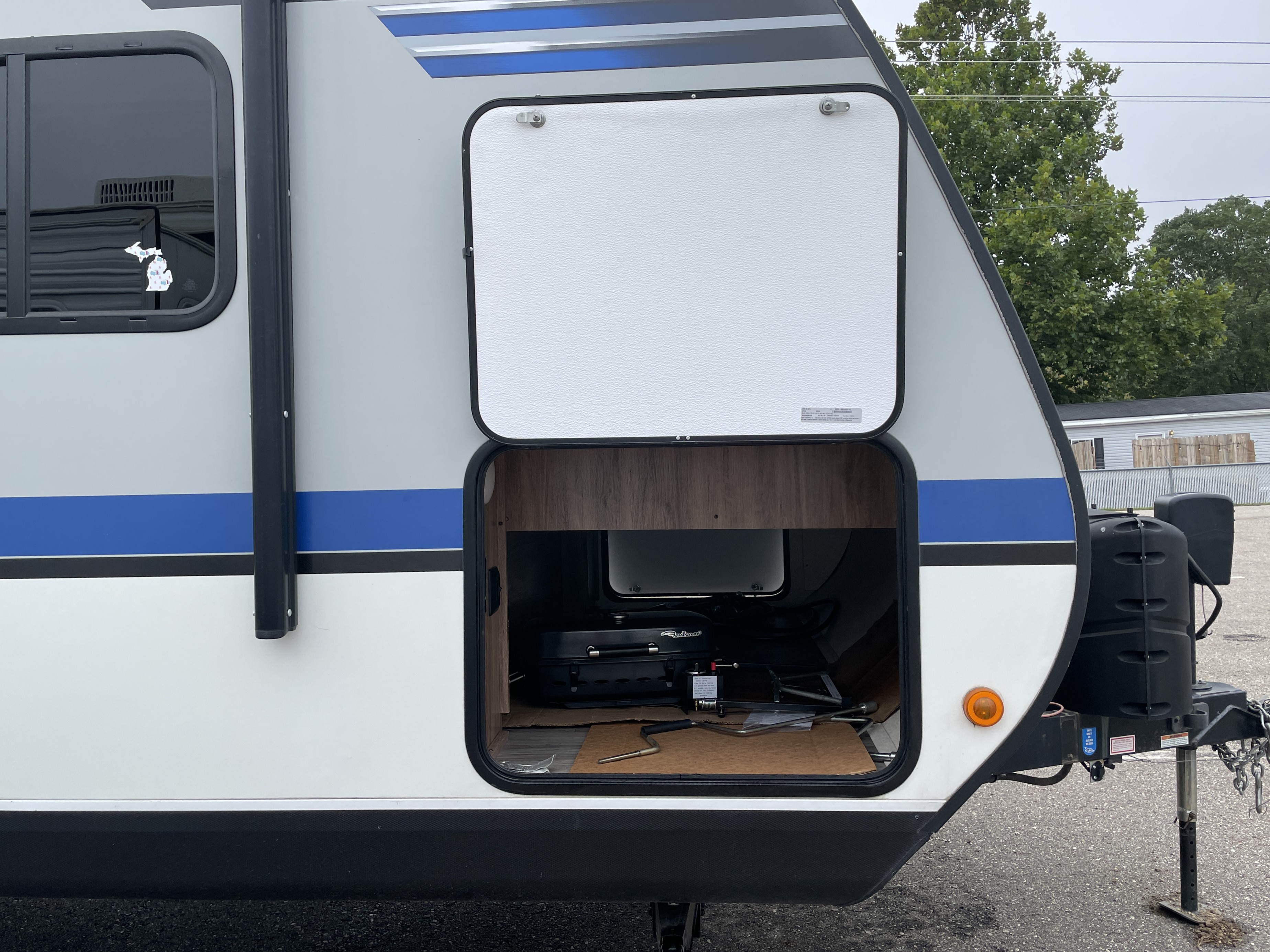 2019 Jayco Jay Feather 24RL - Image 3