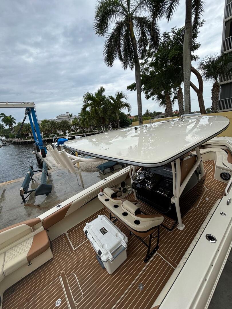 2013 Statement 35 Center Console - Image 9