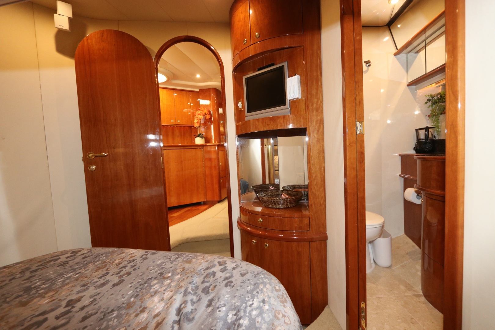 2005 Neptunus 56 Express - Image 35