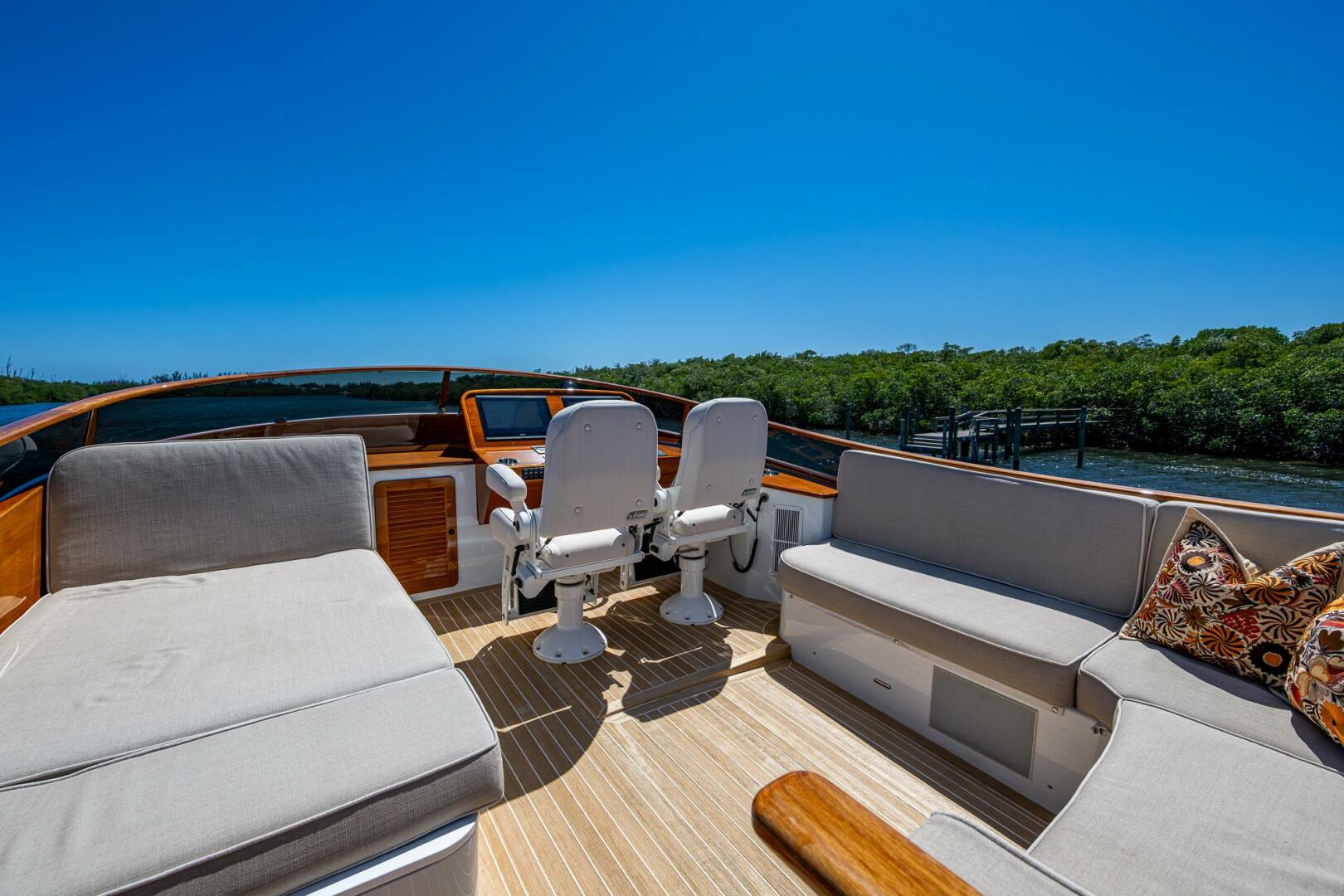2021 Hinckley Talaria 55 Flybridge MKII - Image 11