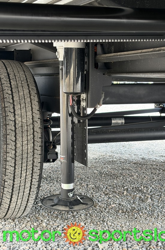 2027 KZ RV Durango Half-Ton D256RKT - Image 10