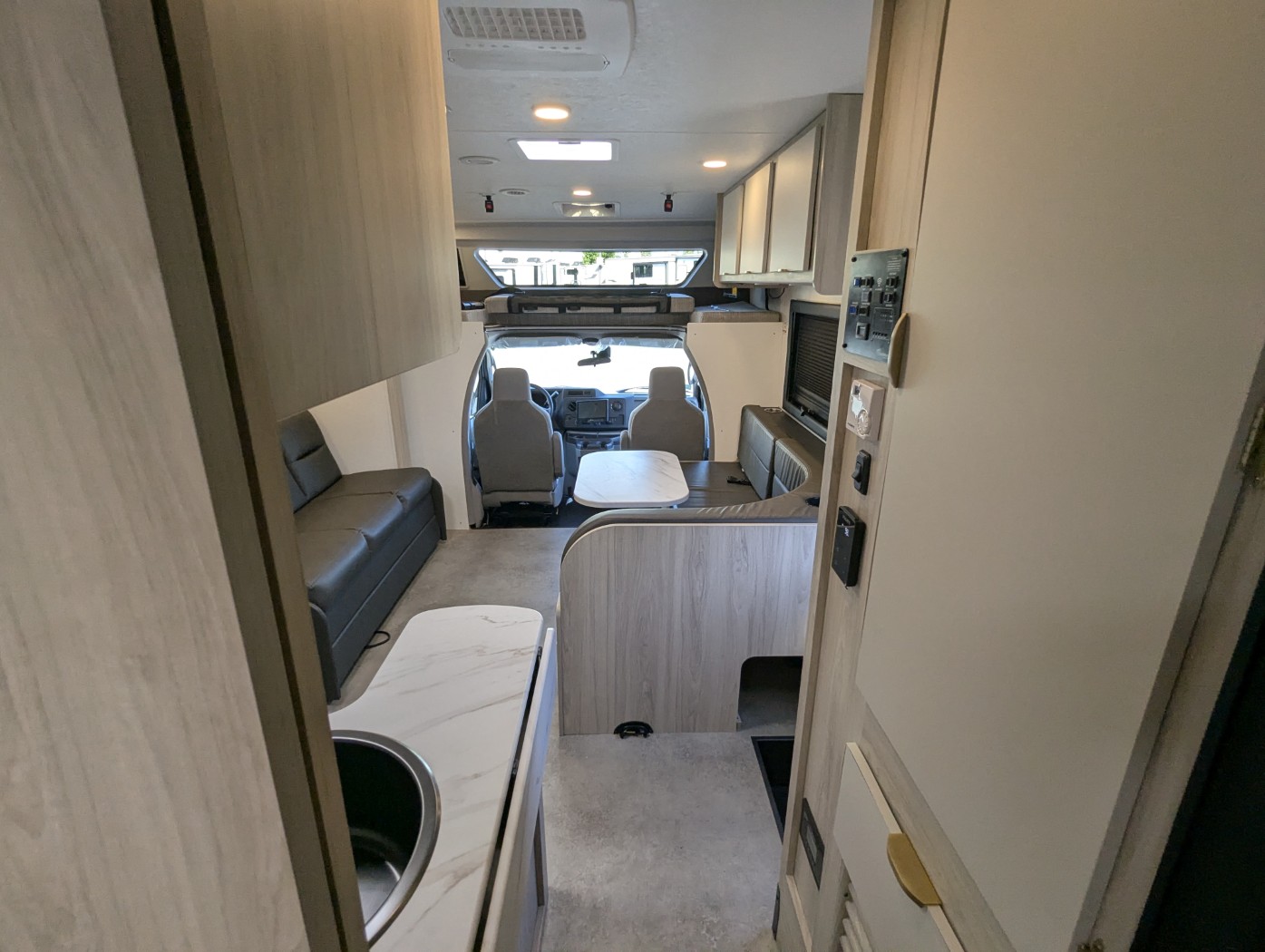 2027 Coachmen Cross Trail 26XG - Image 27