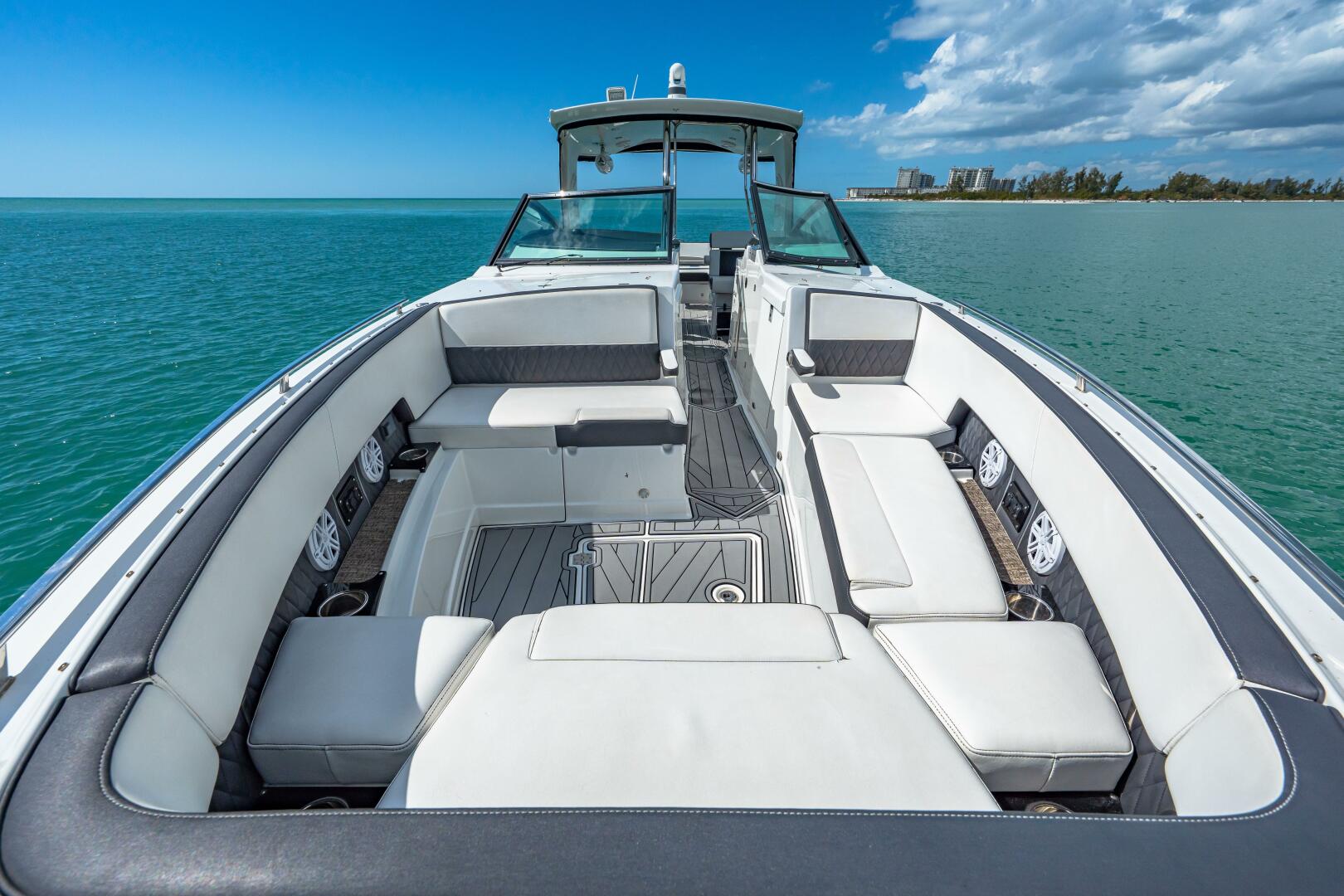 2023 Monterey 385SS - Image 25
