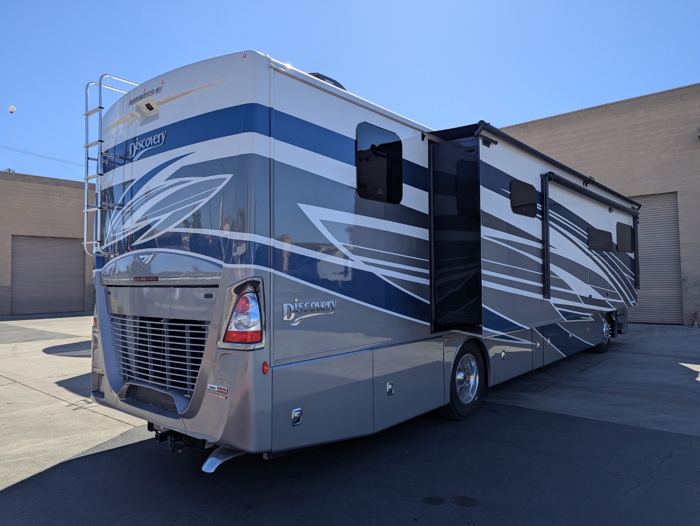 2026 Fleetwood Discovery 38W - Image 4