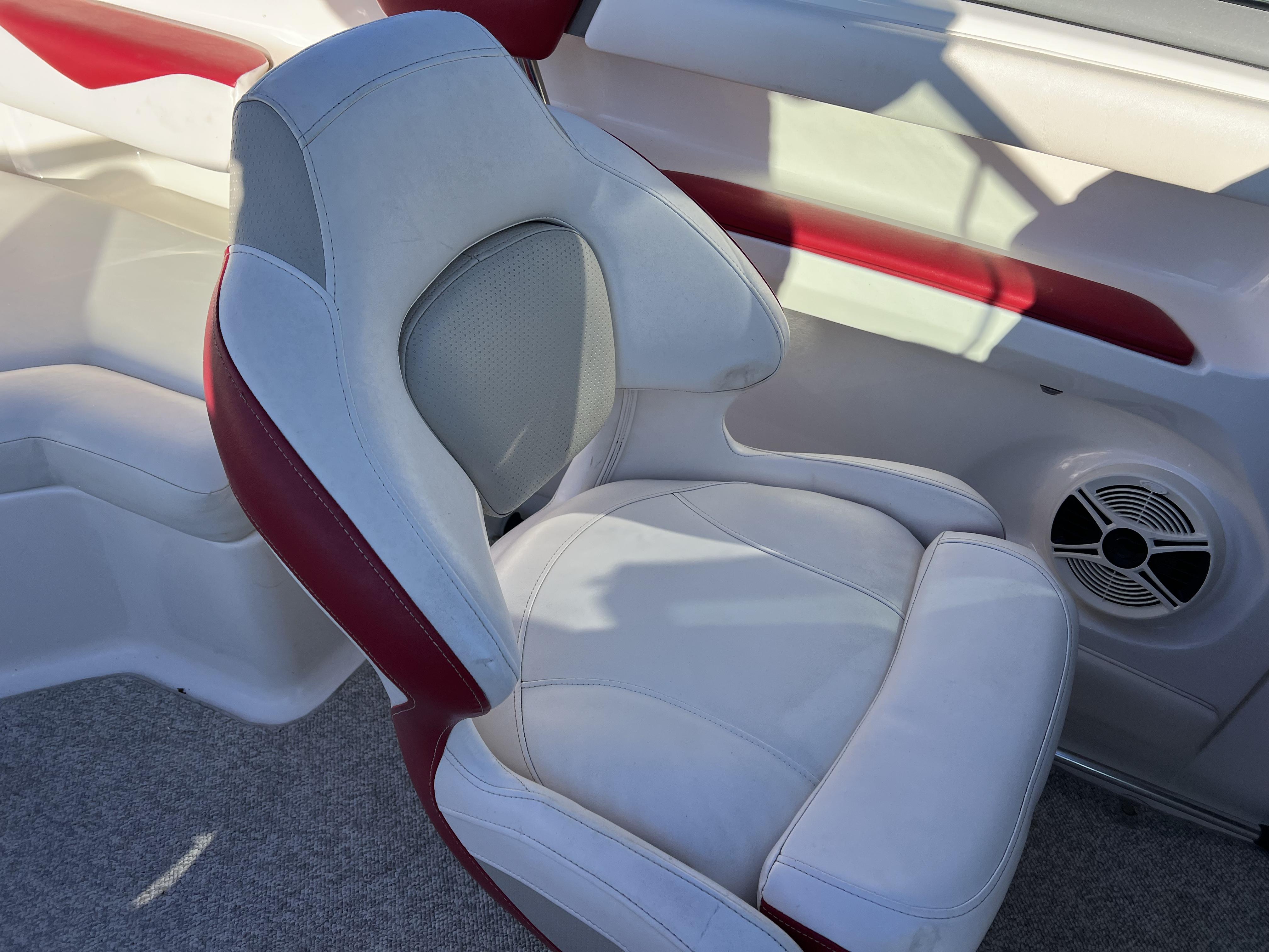2010 CHAPARRAL 216 - Image 15