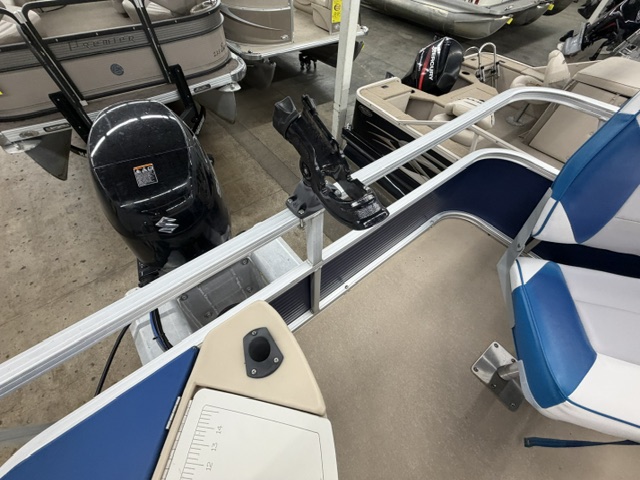 2012 SUN TRACKER FISHING BARGE 20DLX - Image 15